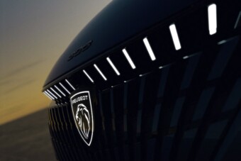 Világító fogsorral frissült a Peugeot 308