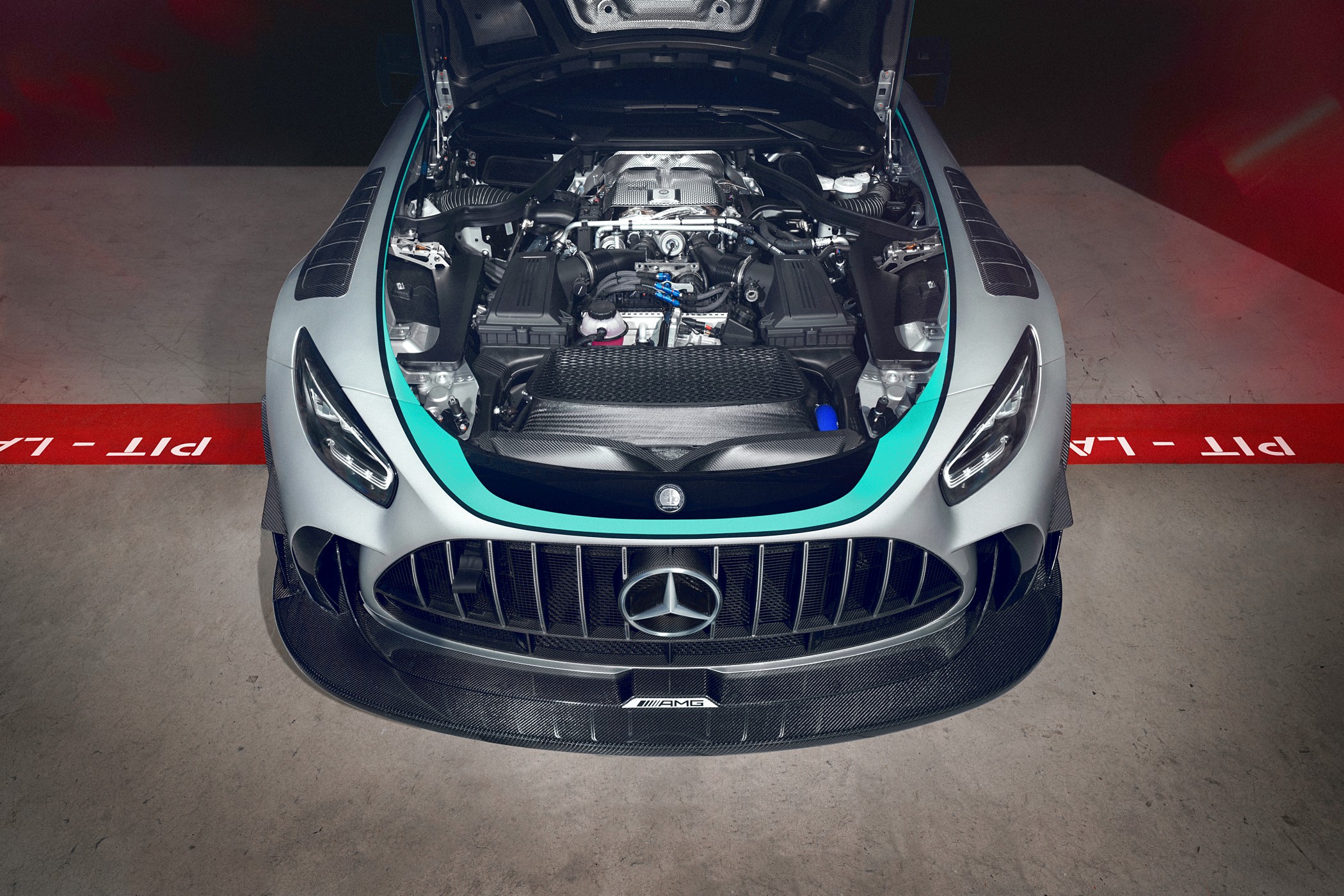 GT Sport trifft auf Formel 1® Der neue Mercedes-AMG GT2 Edition W16 GT Racing meets Formula 1® the new Mercedes-AMG GT2 Edition W16 | Vezess | Vezess