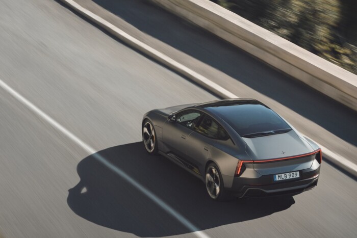 Svéd kihívót kap a Porsche Taycan 11