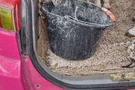 Póniló szlalomozott az autók között Nyíregyházán 1 Póniló szlalomozott az autók között Nyíregyházán 1