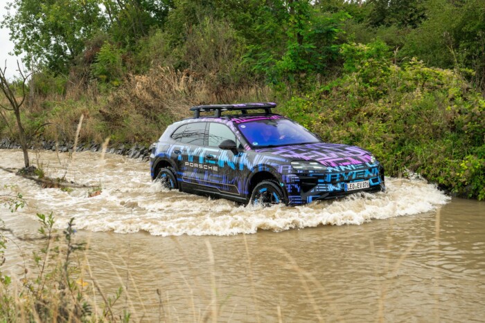 3 másodperc 100-ig. Kipróbáltuk az 1000 lóerős SUV-t 10