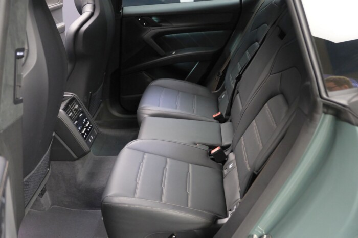 3 másodperc 100-ig. Kipróbáltuk az 1000 lóerős SUV-t 15