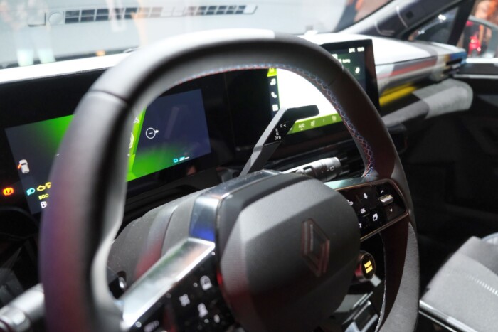 Itt az új Renault Clio. Körbejártuk, beleültünk, de még nem igazán értjük 9 | Vezess Itt az új Renault Clio. Körbejártuk, beleültünk, de még nem igazán értjük 9