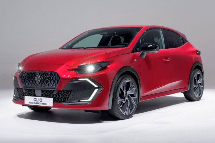 Itt az új Renault Clio. Körbejártuk, beleültünk, de még nem igazán értjük 6 | Vezess Itt az új Renault Clio. Körbejártuk, beleültünk, de még nem igazán értjük 6