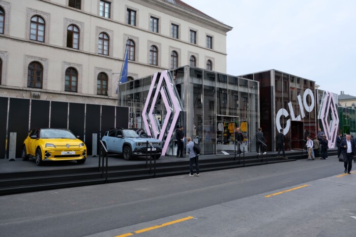 Itt az új Renault Clio. Körbejártuk, beleültünk, de még nem igazán értjük 13 | Vezess Itt az új Renault Clio. Körbejártuk, beleültünk, de még nem igazán értjük 13