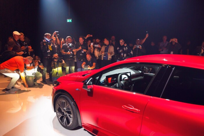 Itt az új Renault Clio. Körbejártuk, beleültünk, de még nem igazán értjük 14 | Vezess Itt az új Renault Clio. Körbejártuk, beleültünk, de még nem igazán értjük 14