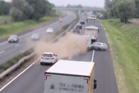 Itt az iskolapélda, hogyan ne válts sávot soha! 1