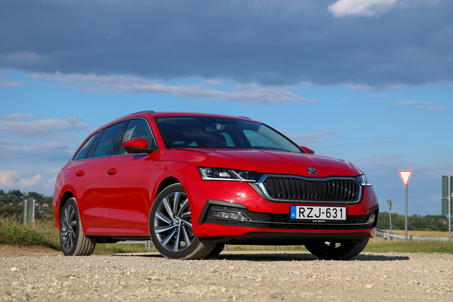 skodaoctaviakombi20tdidsgstyle-8921 | Vezess | Vezess