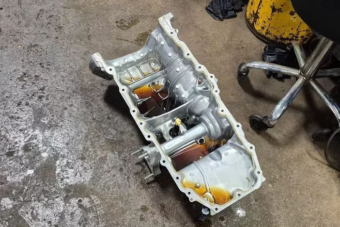 Új autóján akart olajat cserélni egy tulaj, 1,5 milliós számla lett a vége