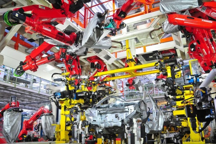 Leállt a termelés hat európai autógyárban