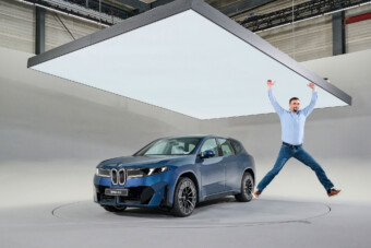 Ilyen testközelből az új magyar autó