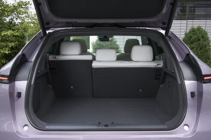 A magyarok kedvence akar lenni ez a kínai autó 17