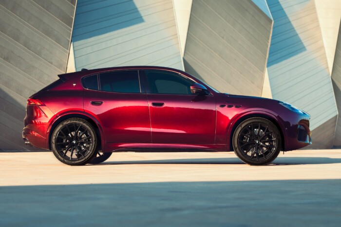 Ez az autó alkoholt hirdet 10