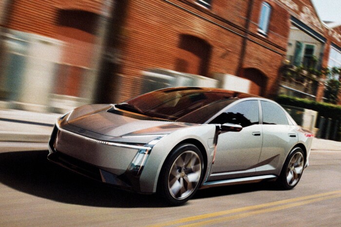 Itt vannak az első képek az új Toyota Corolláról