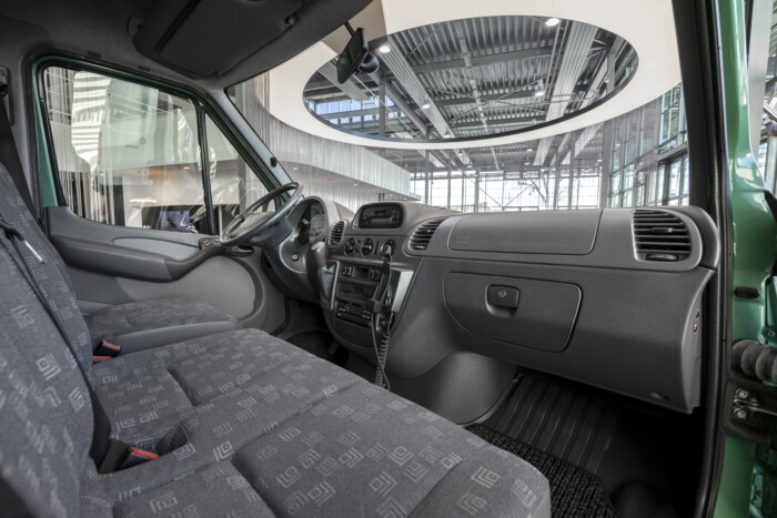 Kőbe vésték az új Mercedes-Benz Sprintert 7