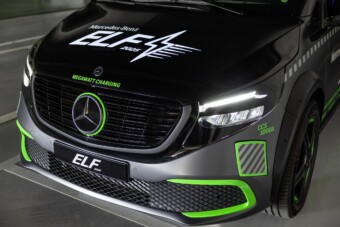 Simogatva tölt a jövő villanyautója