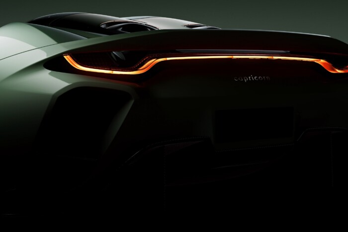 Villanymotor és érintőképernyő helyett V8 és kézi váltó 9