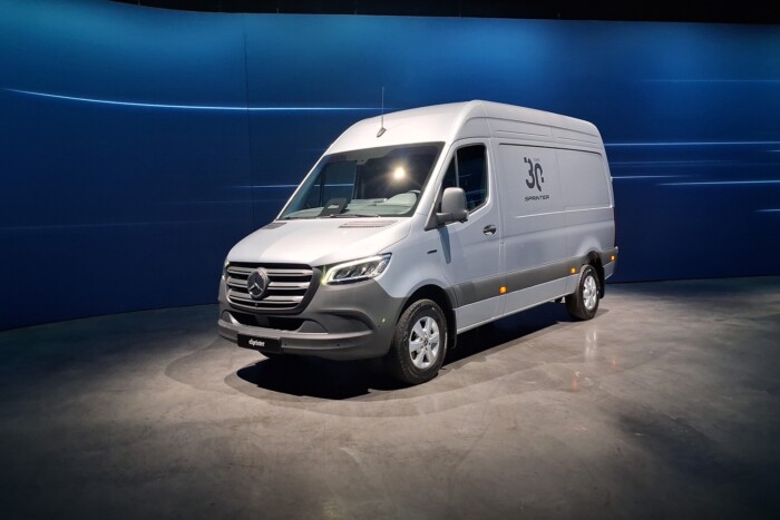 Kőbe vésték az új Mercedes-Benz Sprintert 9