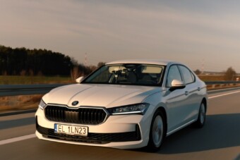 A dízel még mindig nyerő: 2800 km-t mentek tankolás nélkül egy Škodával