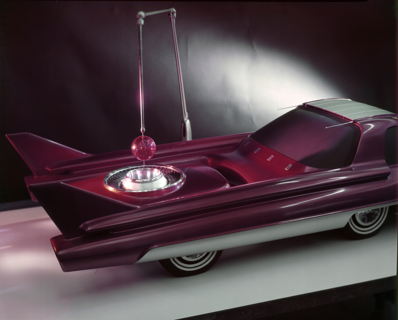 Egy feltöltéssel 8000 kilométert ment volna a Ford merész koncepciója 2