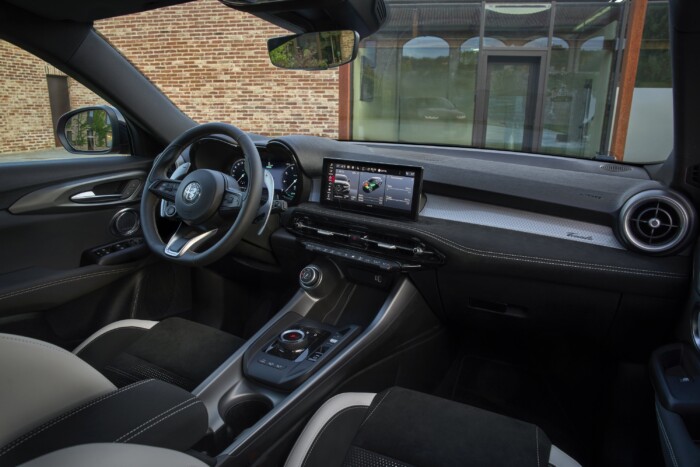 Átdolgozta középső SUV-ját az Alfa Romeo 9 | Vezess Átdolgozta középső SUV-ját az Alfa Romeo 9