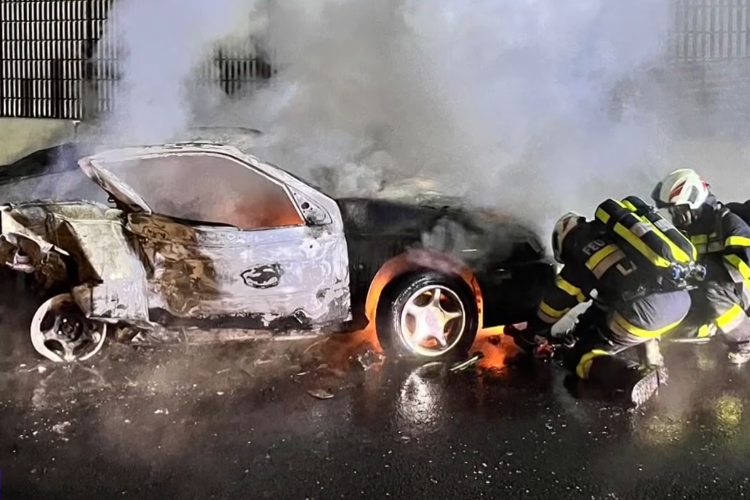 Tragédia Ausztriában, részegen csapódtak egy magyar autóba