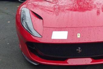 Valaki egy luxuslakás árát adhatja ezért az egyedi rendszámért