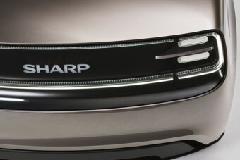 Autóval rukkolt elő az elfelejtett tévégyártó