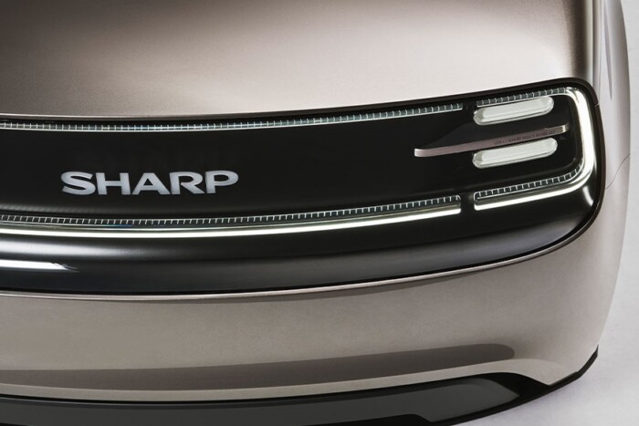 Autóval rukkolt elő az elfelejtett tévégyártó