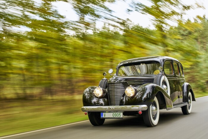 Egy kastély udvarán keltek életre a Škoda-legendák, vezettük is őket 6