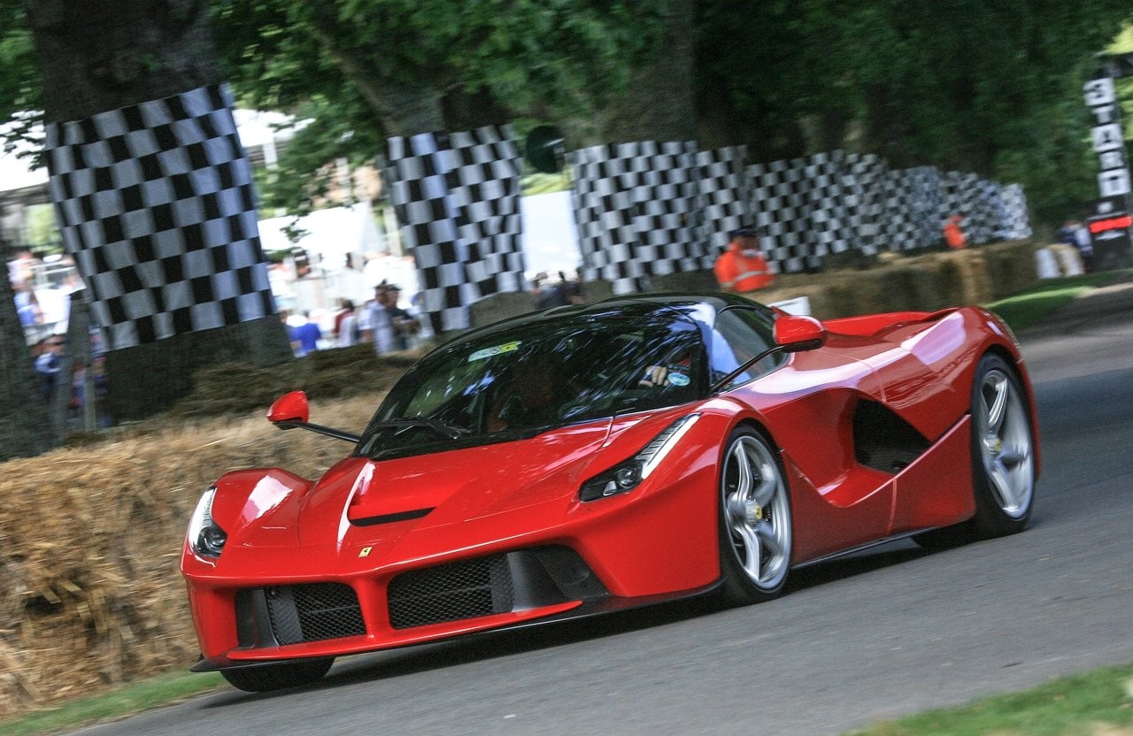 ferrari-laferrari-2014-1280-361f9ae1e15442b239b69195601add708c | Vezess | Vezess