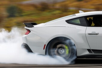 Megfizethető közúti versenyautót épített a Ford