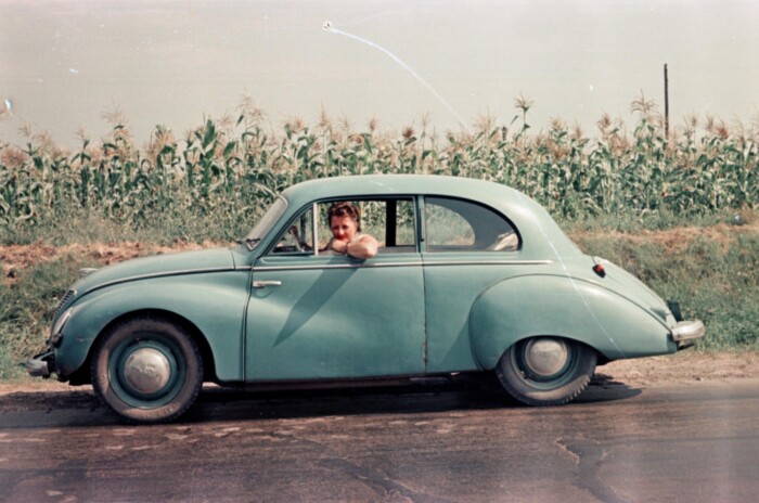 Így lett szenzációból mindennapos látvány a magyar női sofőr 11