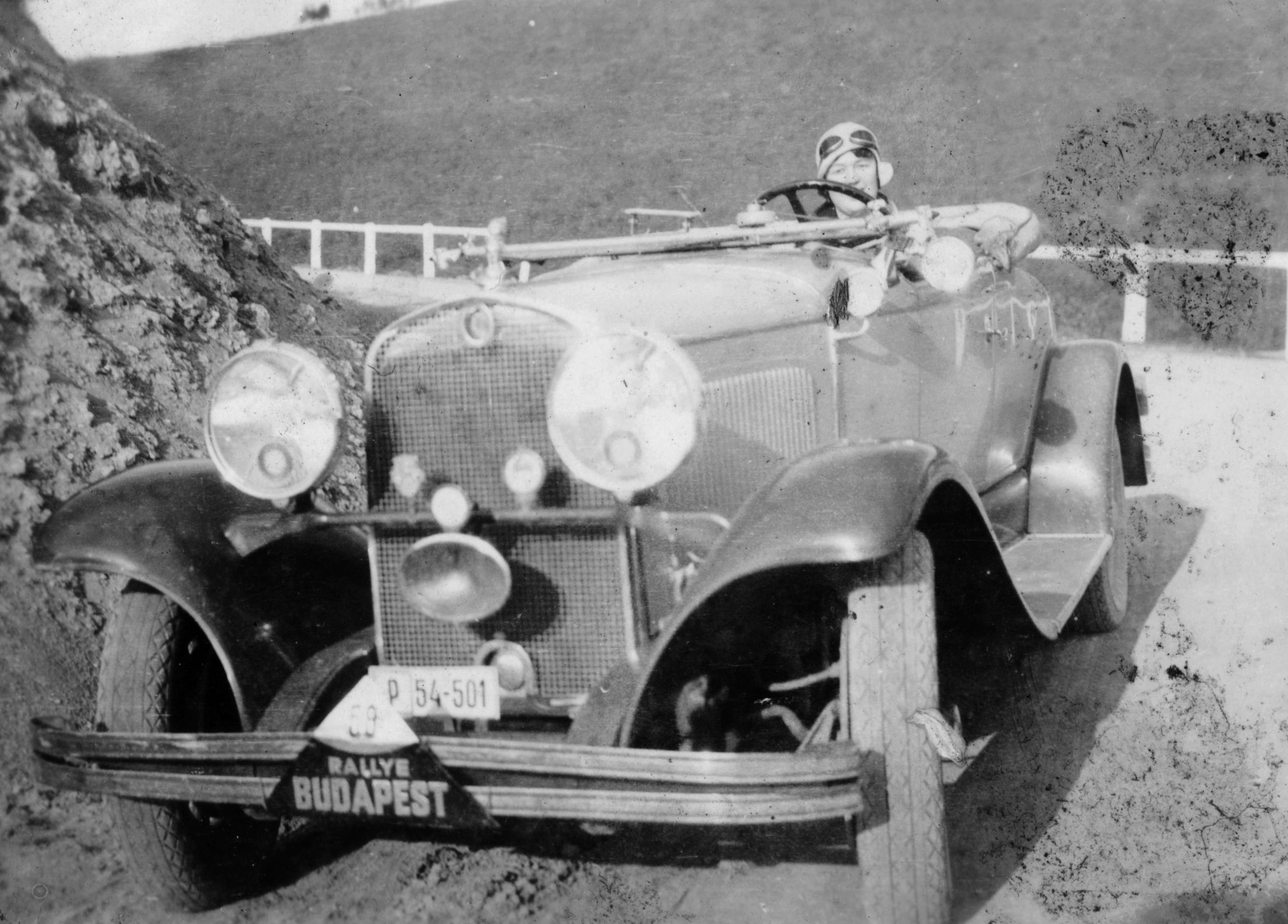 Így lett szenzációból mindennapos látvány a magyar női sofőr 8