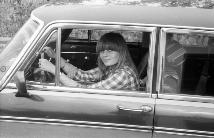 Így lett szenzációból mindennapos látvány a magyar női sofőr 13