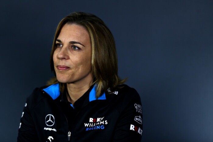 Politikusnak készül a Forma-1-es csapatfőnök 1 | Vezess Politikusnak készül a Forma-1-es csapatfőnök 1