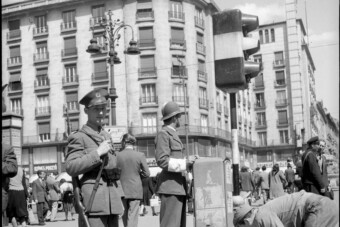 A szovjet katonák nem értették, ezért szedték le az egyetlen villanyrendőrt Budapesten