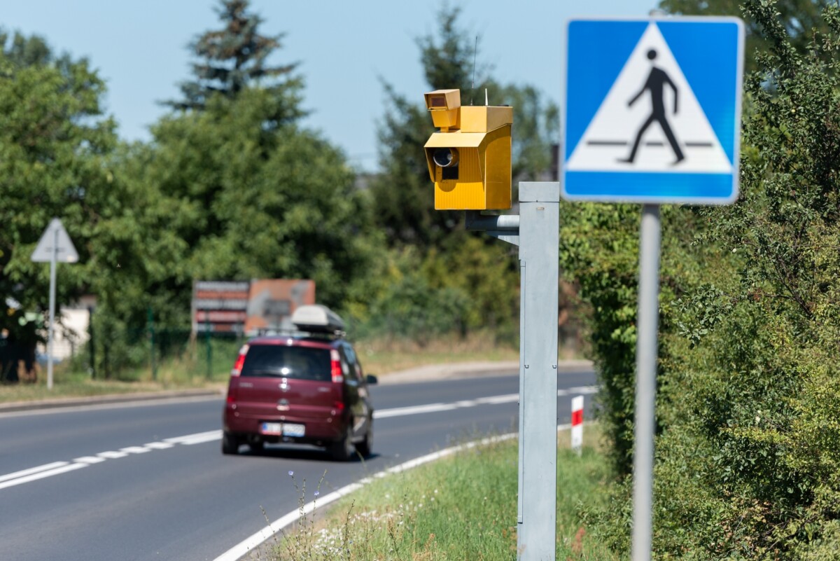 Traffipaxinvázióval üzennek hadat a gyorshajtóknak
