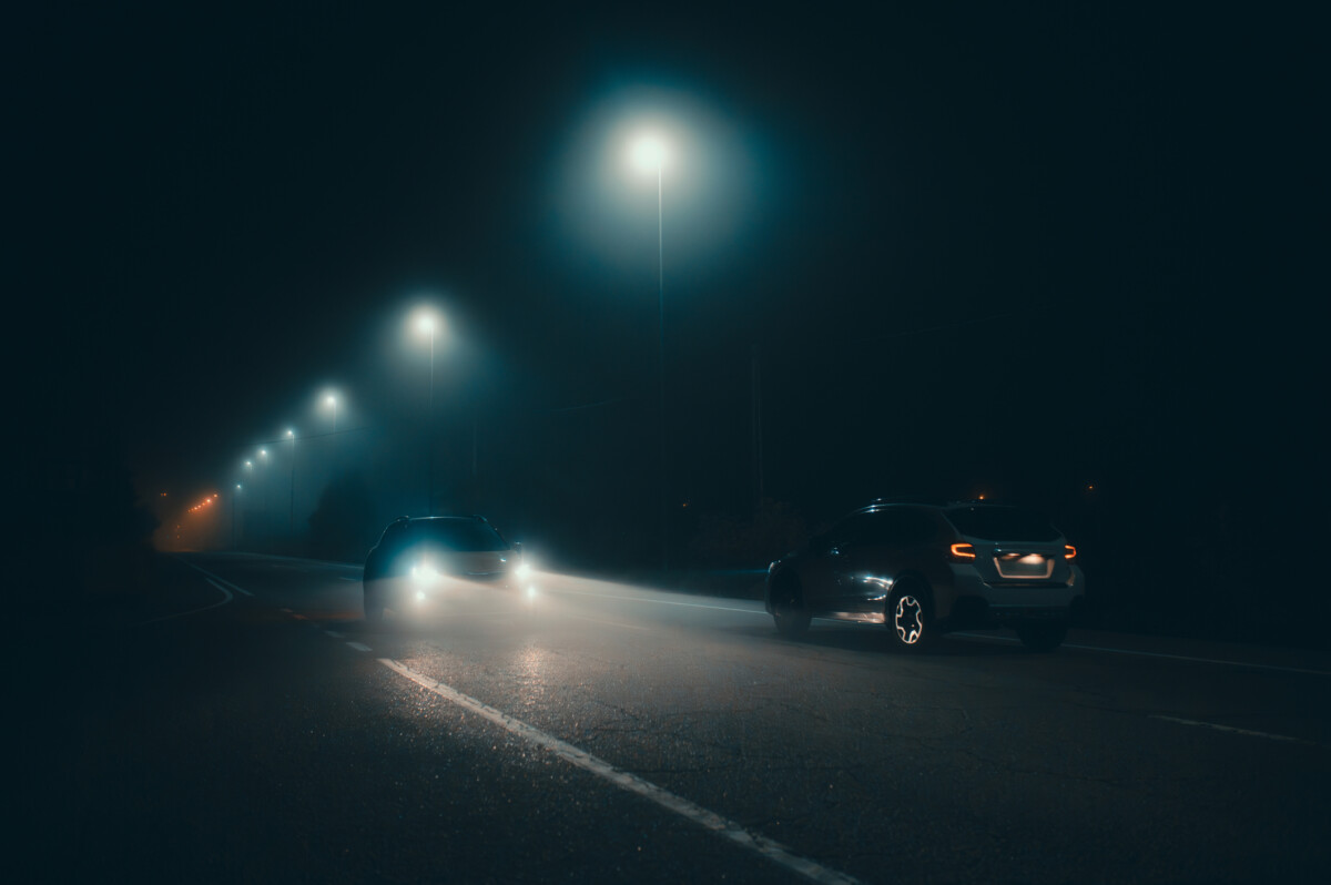 Hamarabb sötétedik, így segíthetsz magadon, hogy jobban láss vezetés közben