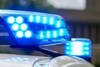 Leesett a rendőrök álla, amikor benéztek a több tízmilliós autó alá