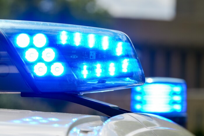 Leesett a rendőrök álla, amikor benéztek a több tízmilliós autó alá