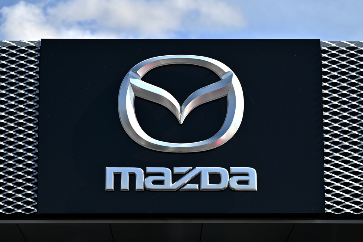 Lecserélik a Mazda-emblémát, mutatjuk az új, modern verziót