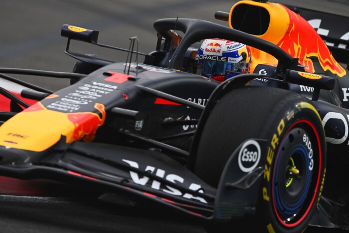 F1: Két nap alatt kétszer törte össze autóját a pilóta 2 | Vezess F1: Két nap alatt kétszer törte össze autóját a pilóta 2