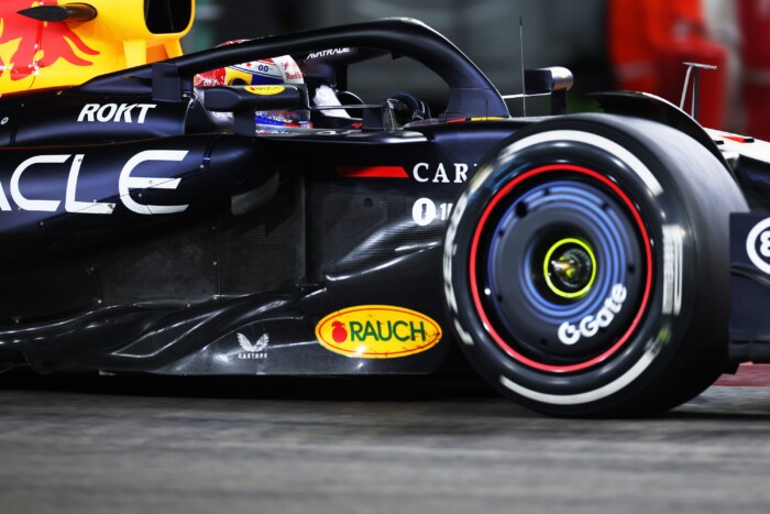 Ütköztek a Forma-1 friss bajnokai Szingapúrban 9