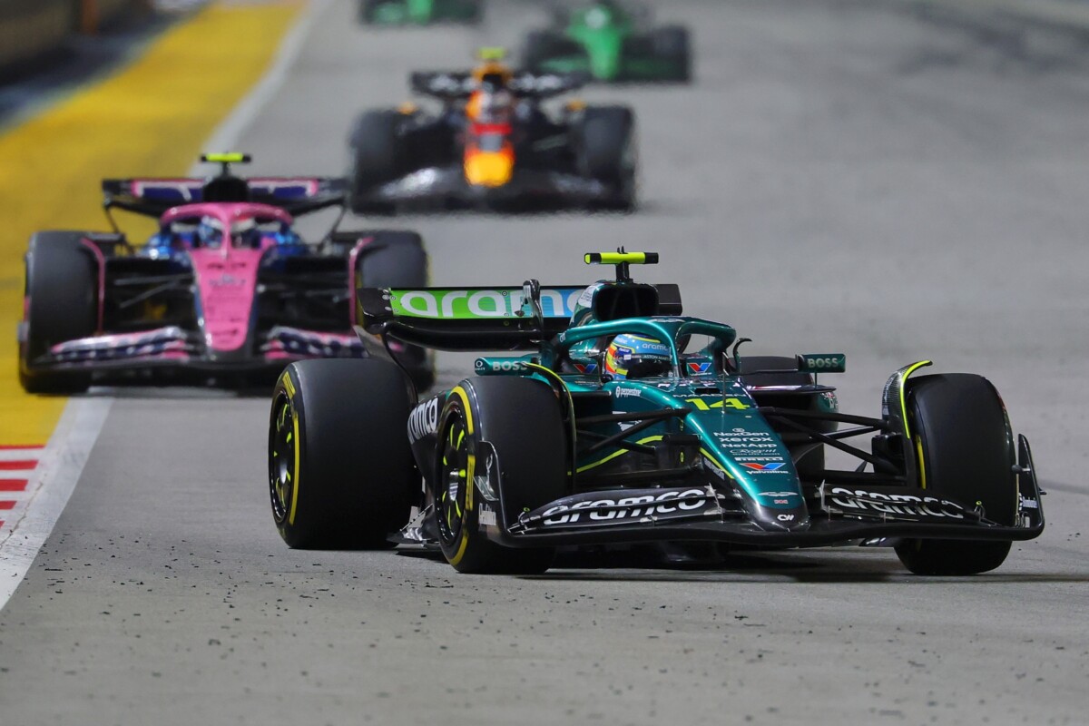 F1: Őrjöngött Alonso, káromkodva akadt ki Hamiltonra