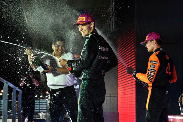 Csúnya botrány lett a szingapúri pezsgőzésből