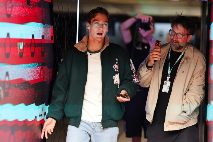 Durva, mennyiért írt alá a Mercedes versenyzője 2 | Vezess Durva, mennyiért írt alá a Mercedes versenyzője 2