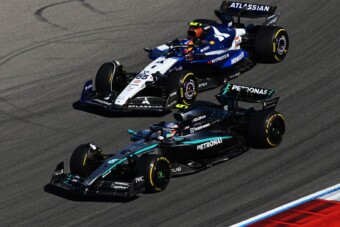 Rajtbüntetést ért Sainz elbaltázott előzése