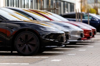 Botrány, meztelen képeket kért egy kisfiútól egy Tesla