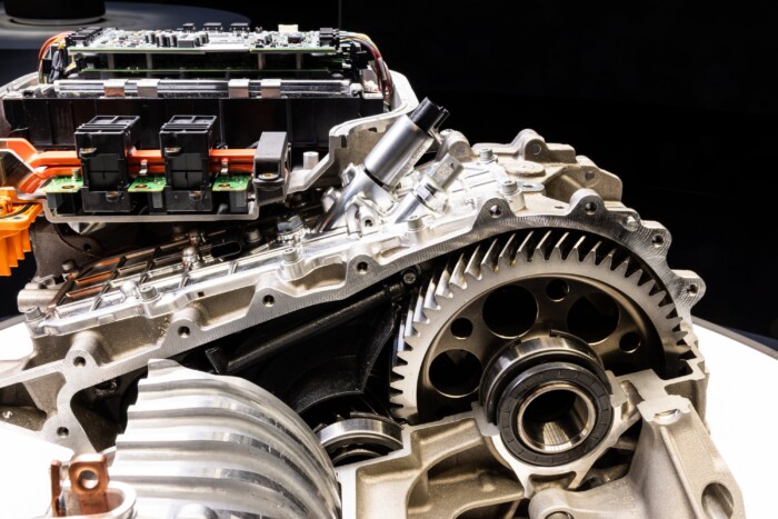 300-at megy négy utassal a Ferrari első villanyautója 11